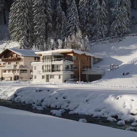 Lechlihof Guest house *